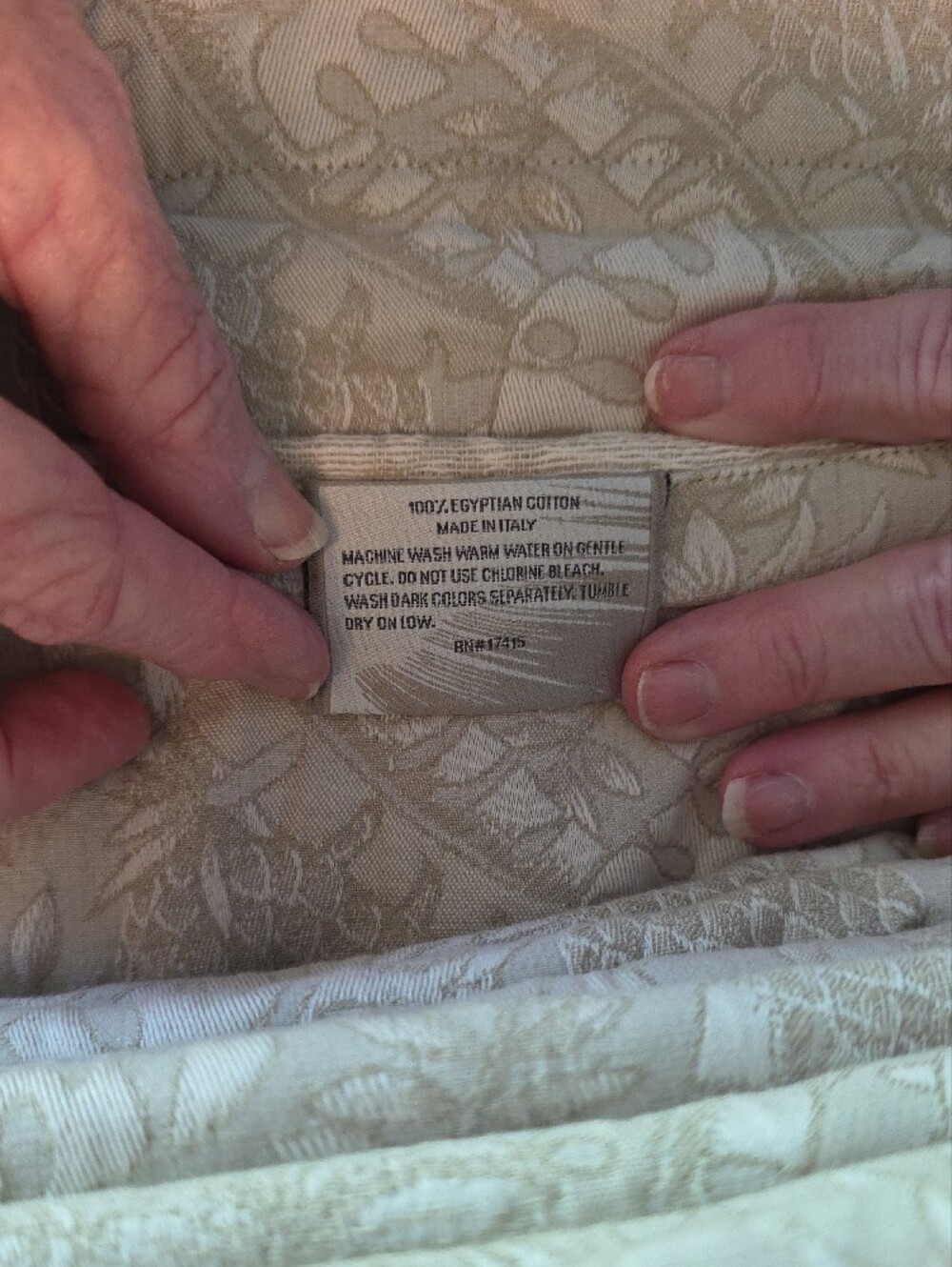 Like New Queen Tommy Bahama Jaquard Coverlet With 2 Standard Shams - Picture 5 of 5